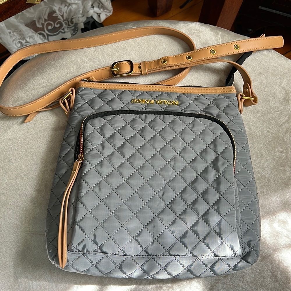Adrienne Vittadini | Grey Tan Quilted Crossbody Messenger Bag EUC